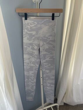 lululemon Athletica Light Gray & White Camo Leggings